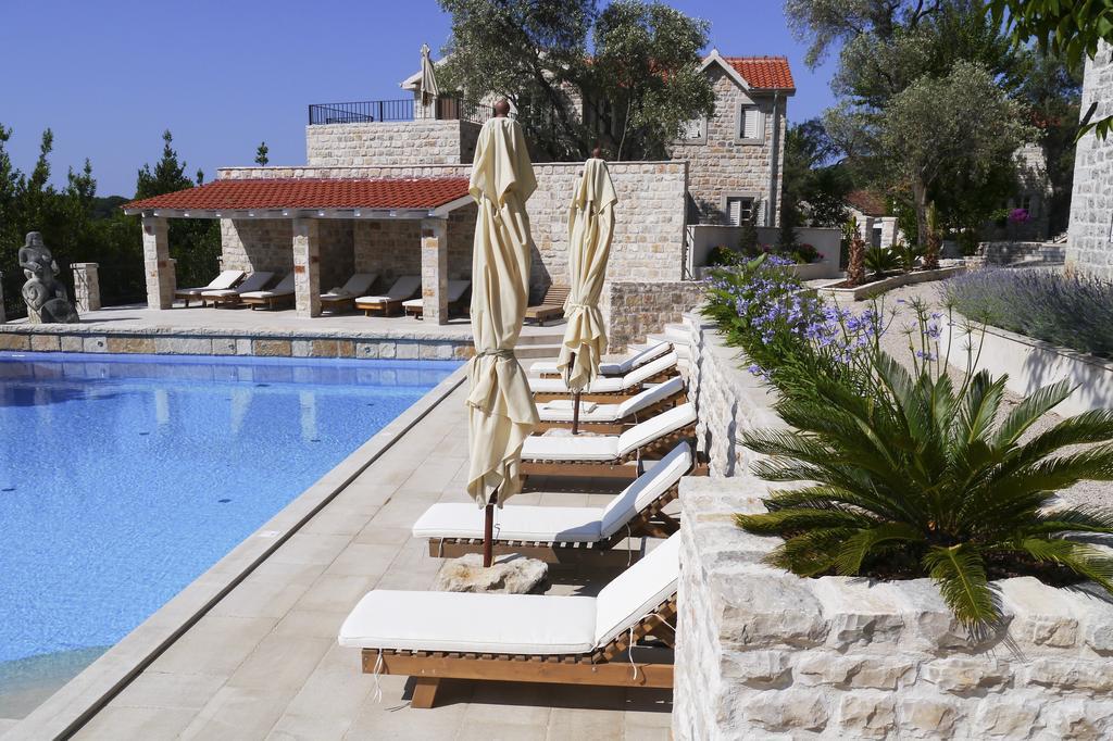 Boutique Hotel Malo Selo 赫尔采格诺维 外观 照片